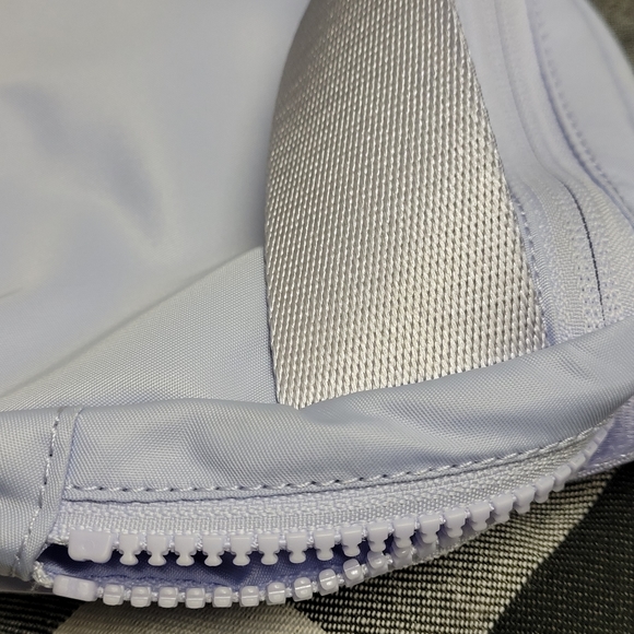 Lululemon Everywhere Belt Bag Pastel Periwinkle Spring Like New - Picture 10 of 16